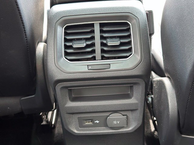 Used 2018 Volkswagen Tiguan SEL AWD/4WD image 34