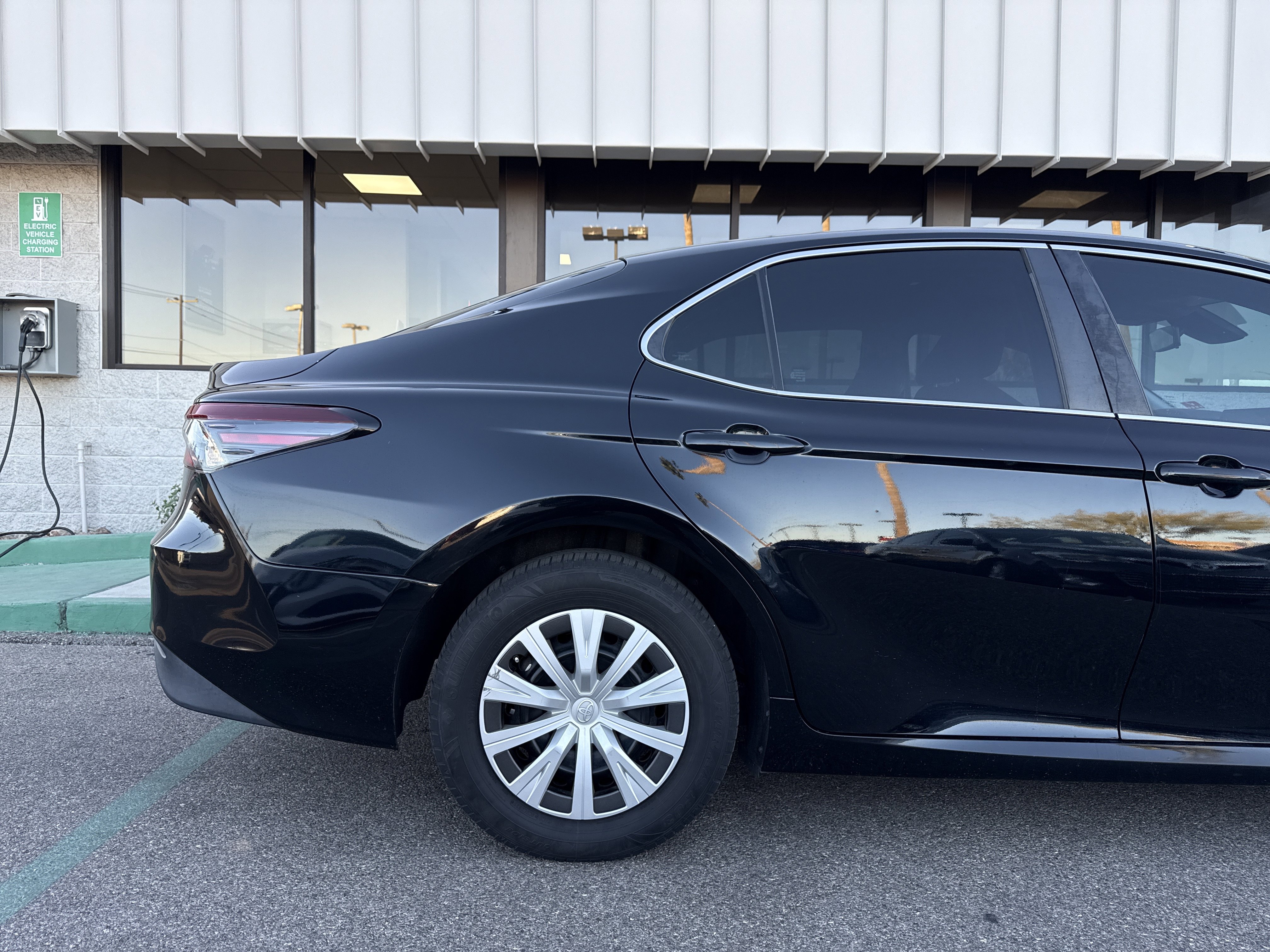 Used 2022 Toyota Camry LE image 27