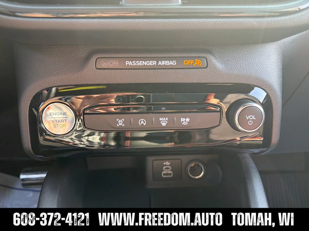 Used 2024 Ford Escape ST-Line w/ Tech Pack #1 AWD/4WD image 18