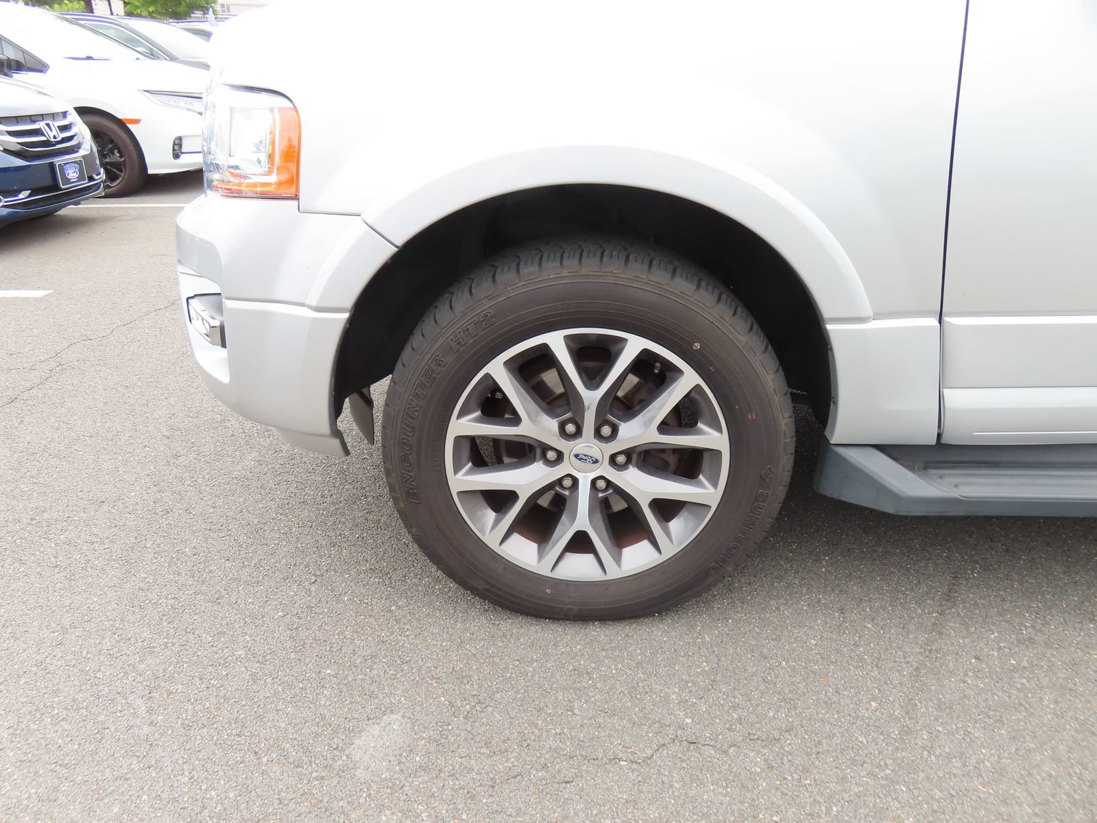 Used 2017 Ford Expedition XLT w/ Equipment Group 201A RWD image 9