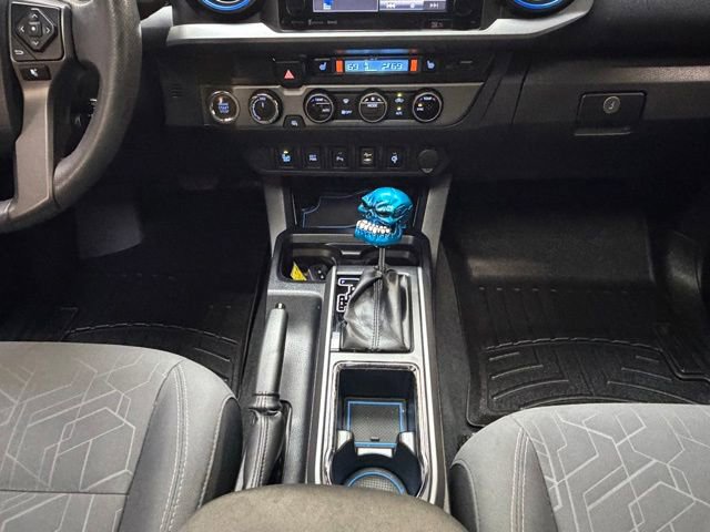 Used 2016 Toyota Tacoma TRD Sport w/ Premium & Technology Package AWD/4WD image 15