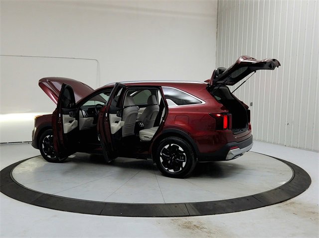 Used 2025 Kia Sorento S w/ Panoramic Sunroof Package image 13