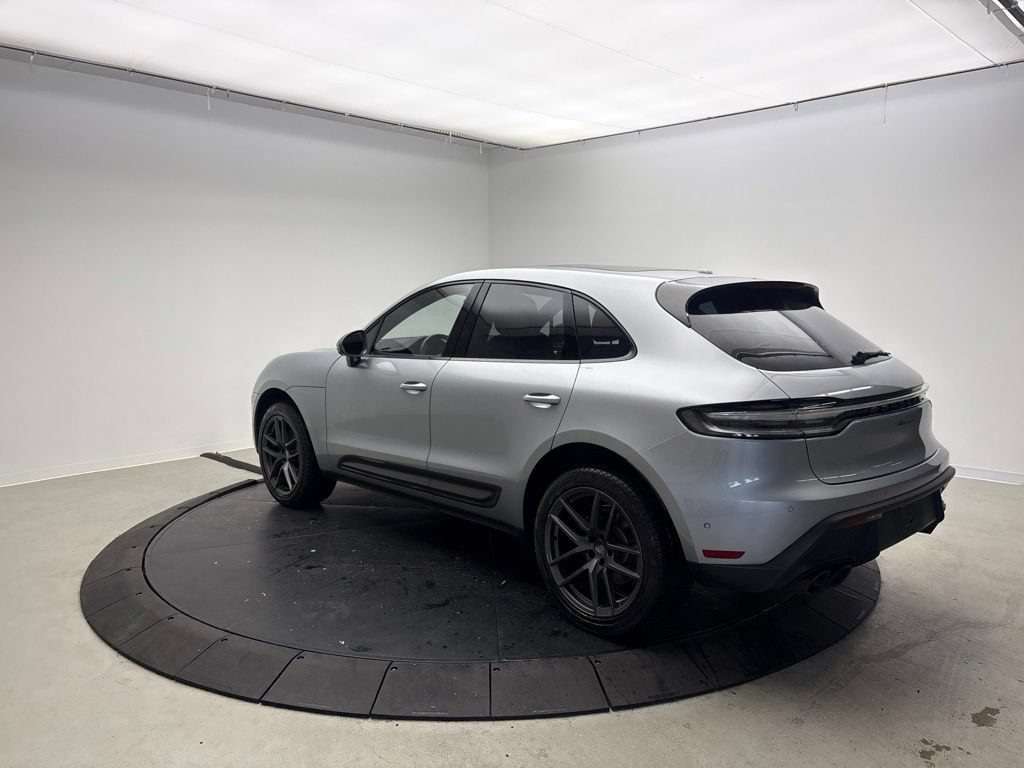 Certified 2024 Porsche Macan Turbo AWD/4WD image 3