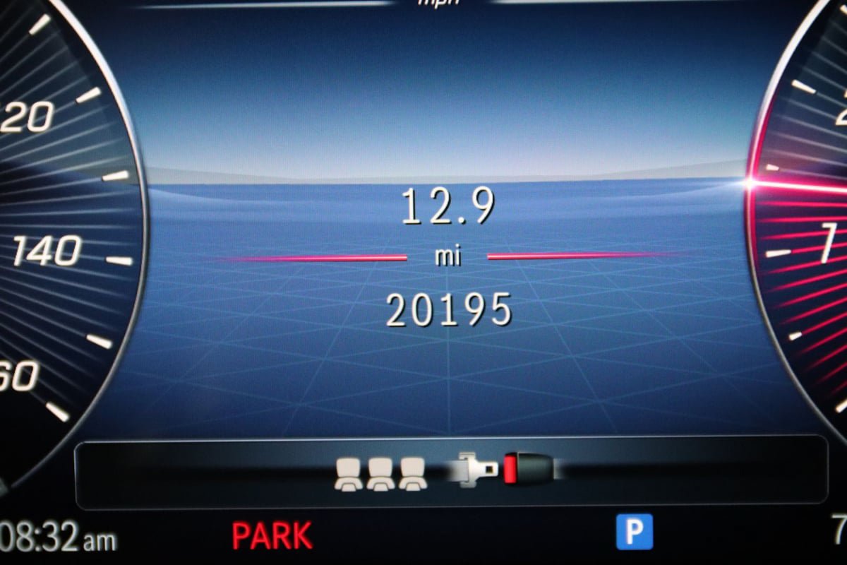 Used 2025 Mercedes-Benz GLE 350 4MATIC w/ Winter Package image 22