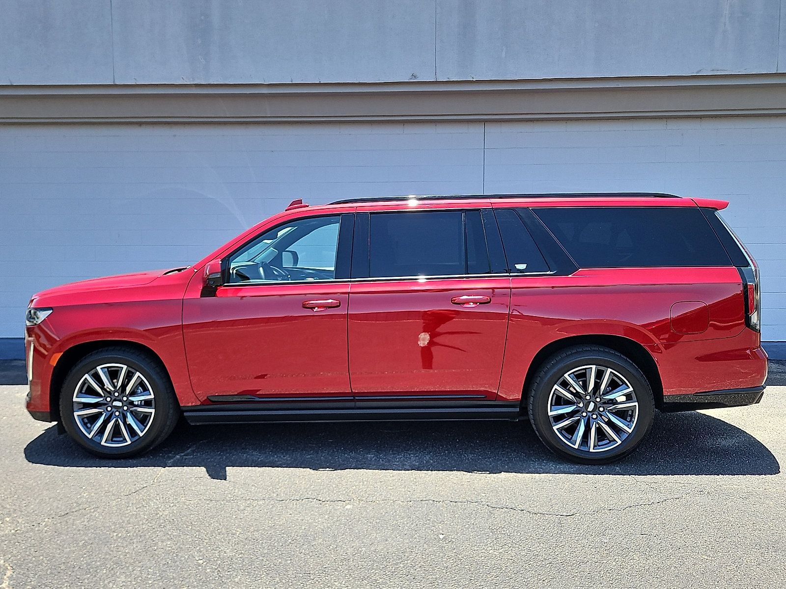 Certified 2023 Cadillac Escalade ESV Sport Platinum AWD/4WD image 2