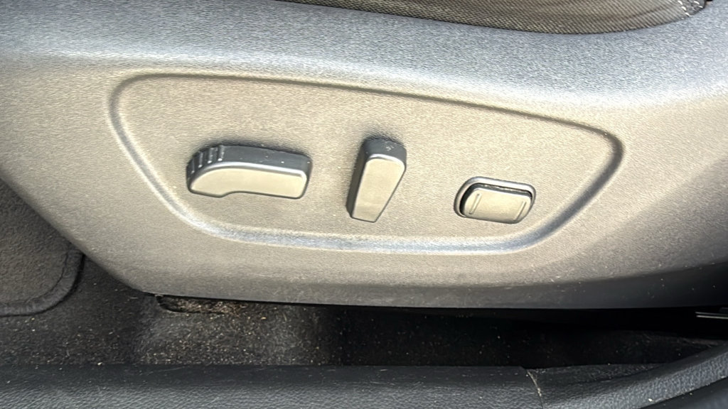 Used 2019 Nissan Rogue SV FWD image 19