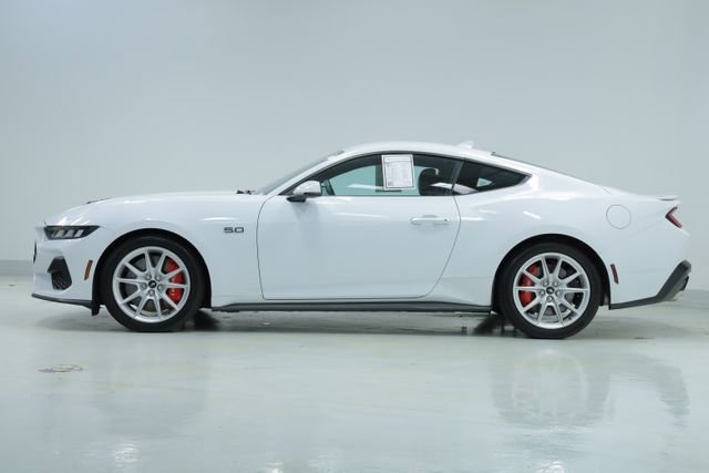 Used 2024 Ford Mustang GT Premium image 4
