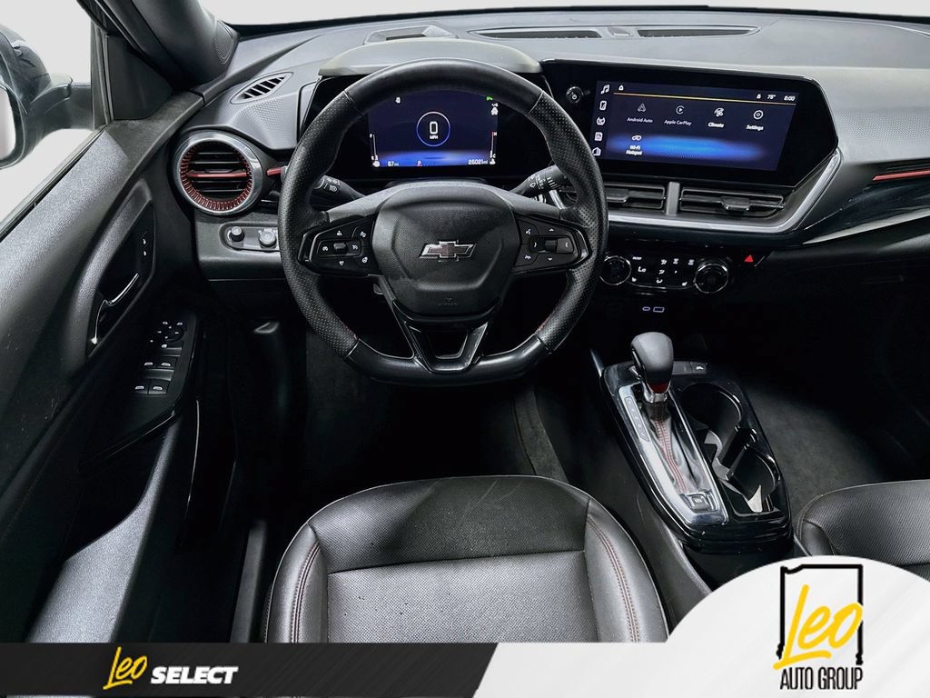 Used 2024 Chevrolet Trax RS FWD image 24