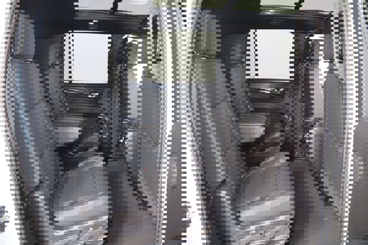 Used 2021 GMC Yukon XL Denali w/ Advanced Technology Package image 14