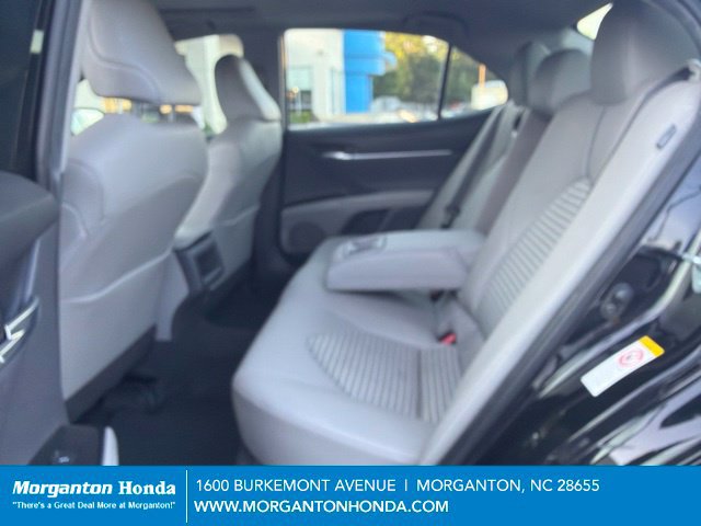 Used 2018 Toyota Camry SE w/ Moonroof Package FWD image 22