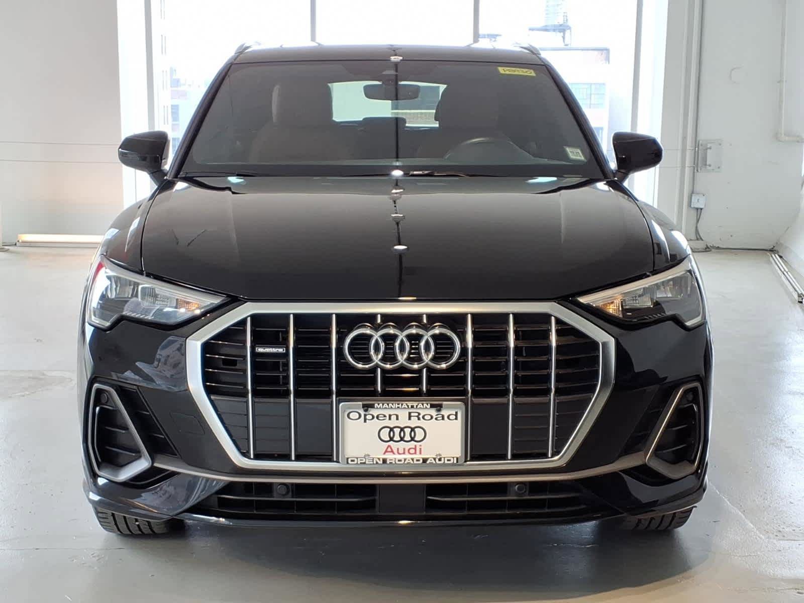 Used 2022 Audi Q3 2.0T Premium w/ Convenience Package AWD/4WD image 2