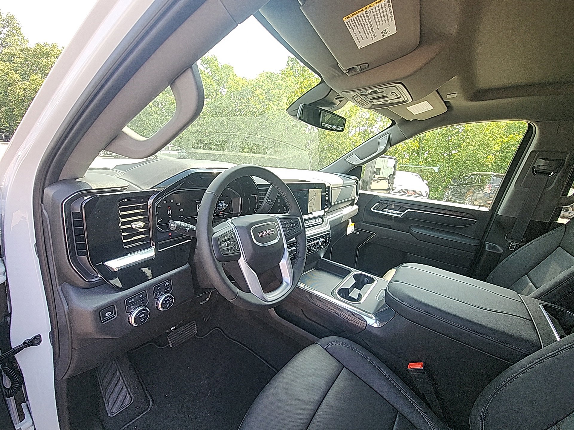 New 2025 GMC Sierra 2500 SLT w/ SLT Convenience Package image 16