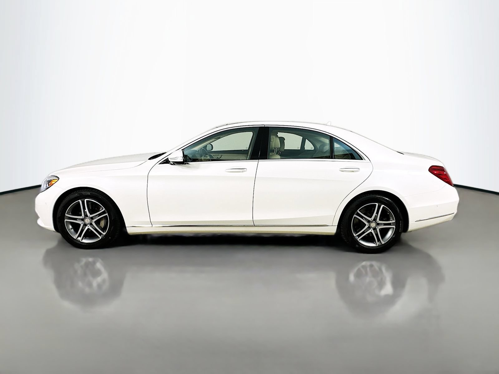Used 2016 Mercedes-Benz S 550 4MATIC Sedan image 8