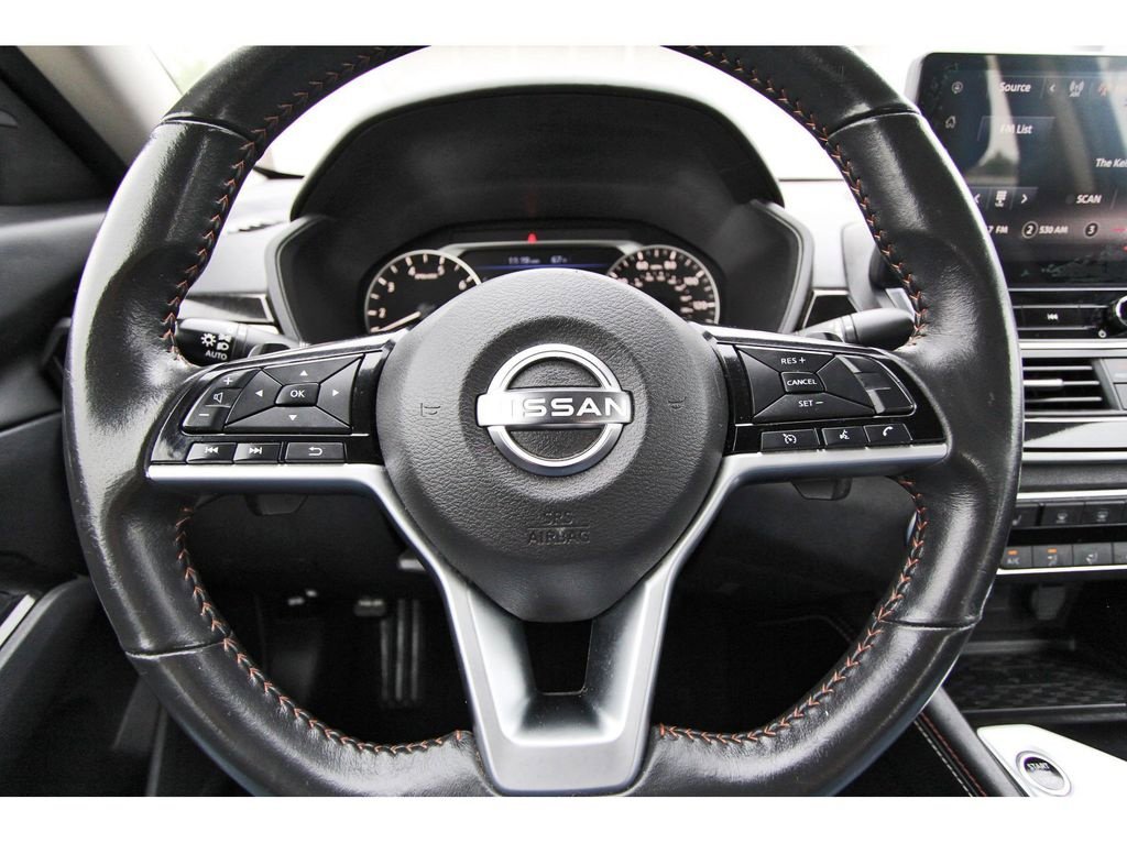 Used 2024 Nissan Altima 2.5 SR w/ SR Premium Package FWD image 14