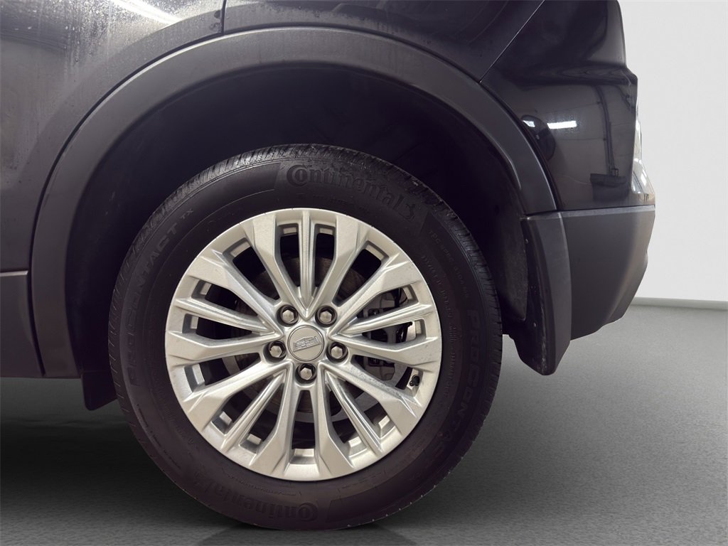 Used 2024 Cadillac XT4 Luxury w/ Cold Weather Package image 11