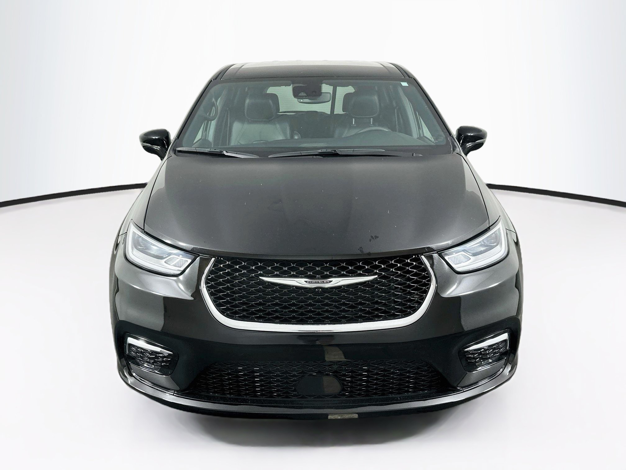 Used 2025 Chrysler Pacifica Select FWD image 2