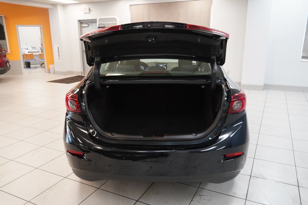 Used 2017 MAZDA MAZDA3 Sport FWD image 9