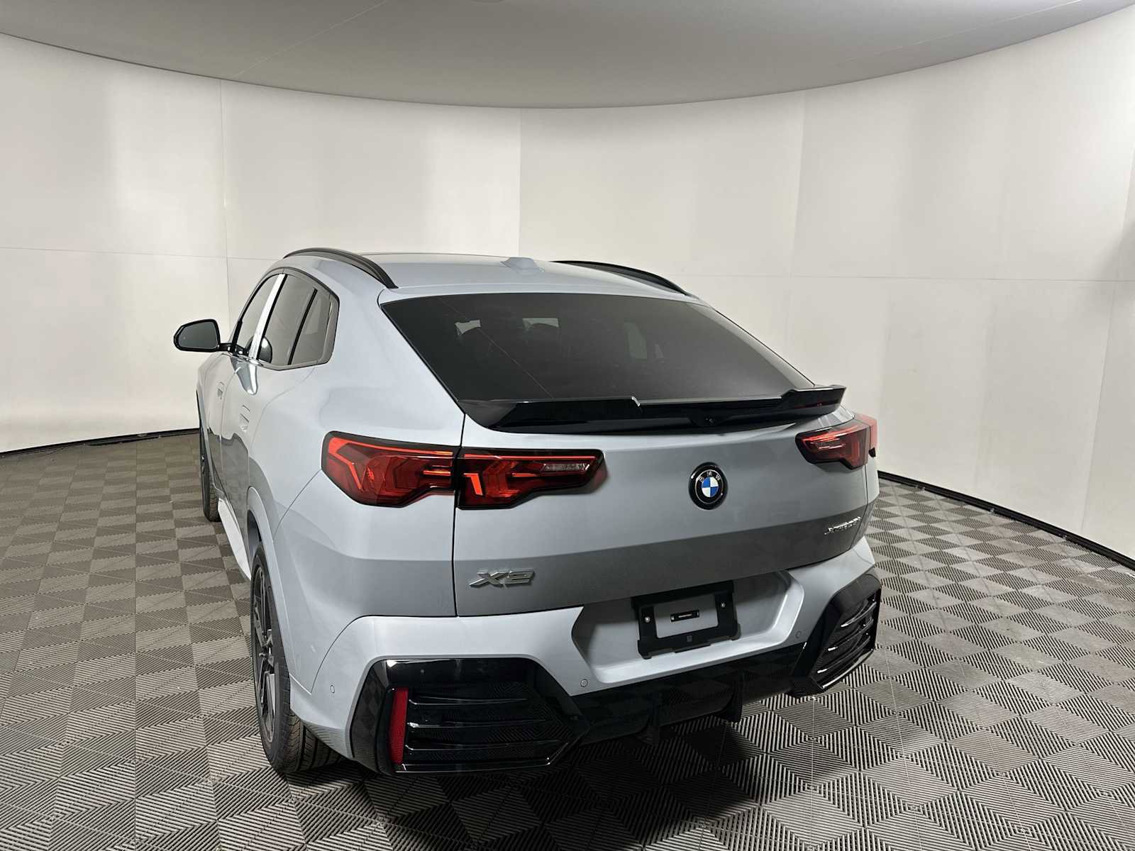 New 2026 BMW X2 xDrive28i w/ Technology Package image 3
