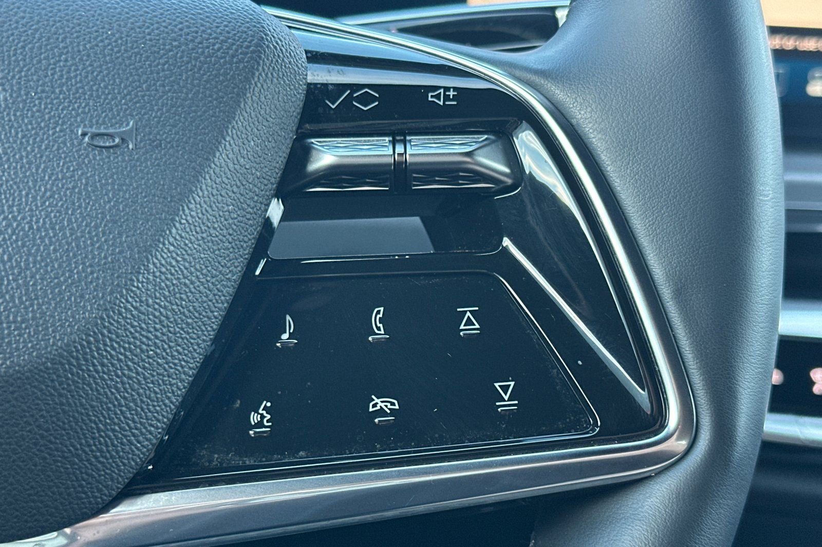 Certified 2024 Cadillac Lyriq Sport image 38