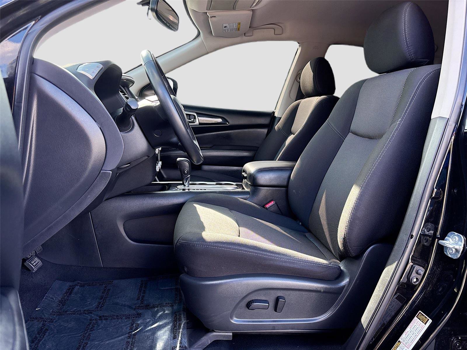 Used 2020 Nissan Pathfinder SV image 20