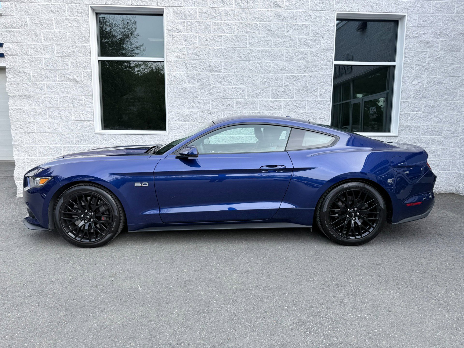 Used 2015 Ford Mustang GT Premium w/ GT Performance Package RWD image 4