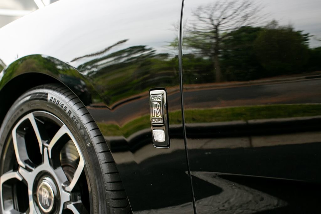 Used 2022 Rolls-Royce Cullinan Black Badge image 13