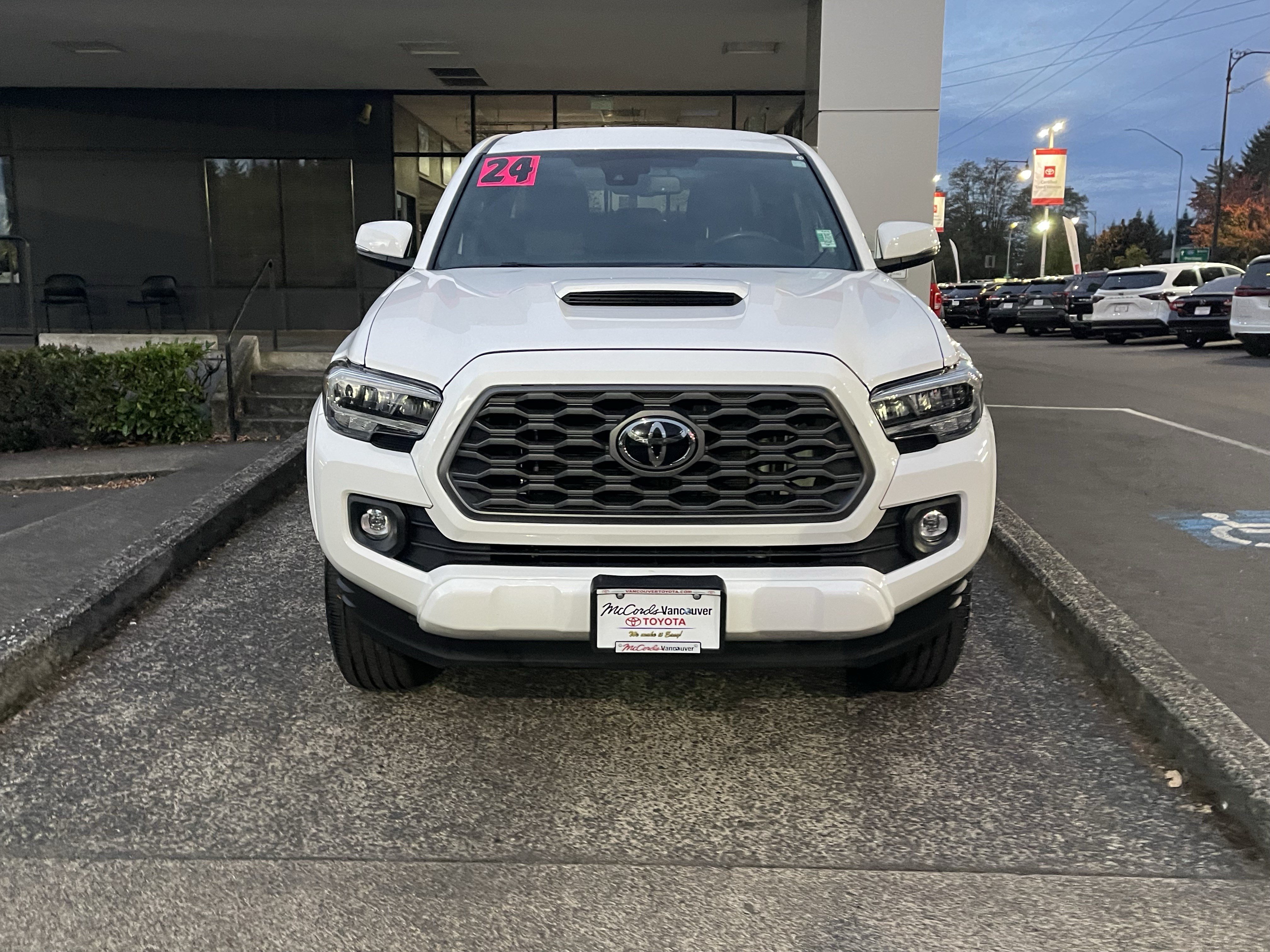 Certified 2020 Toyota Tacoma TRD Sport w/ Technology Package AWD/4WD image 2
