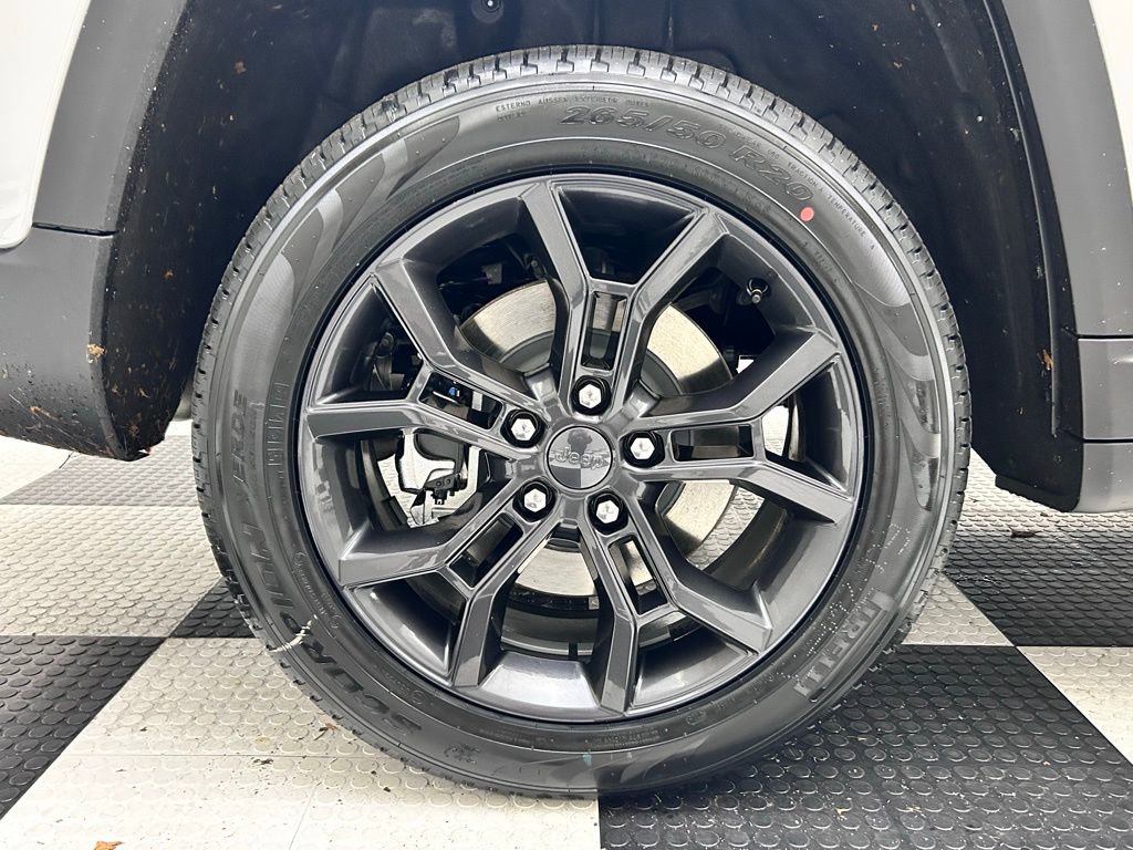 New 2025 Jeep Grand Cherokee L Limited AWD/4WD image 8