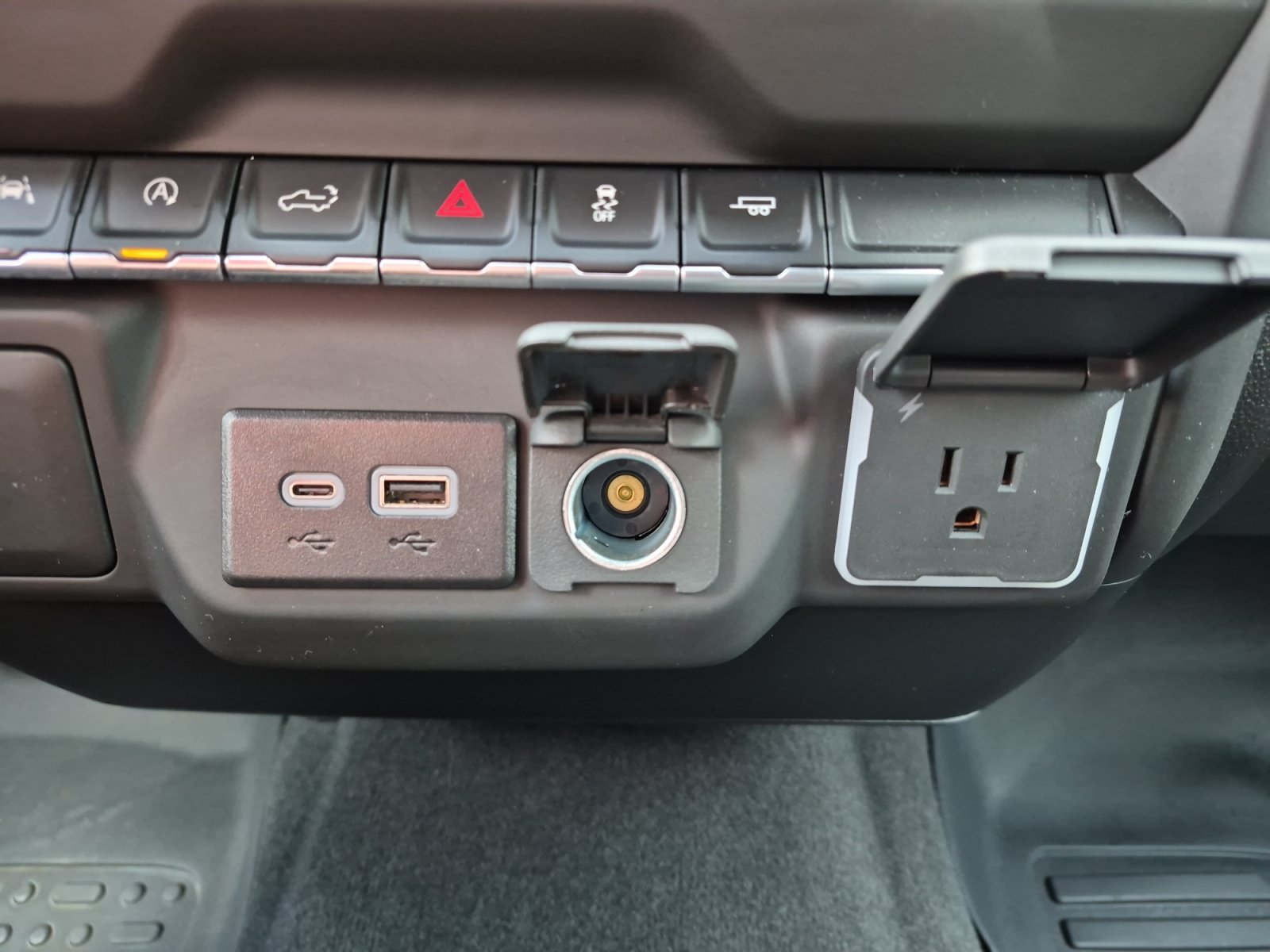 Used 2025 Chevrolet Silverado 1500 Custom RWD image 20