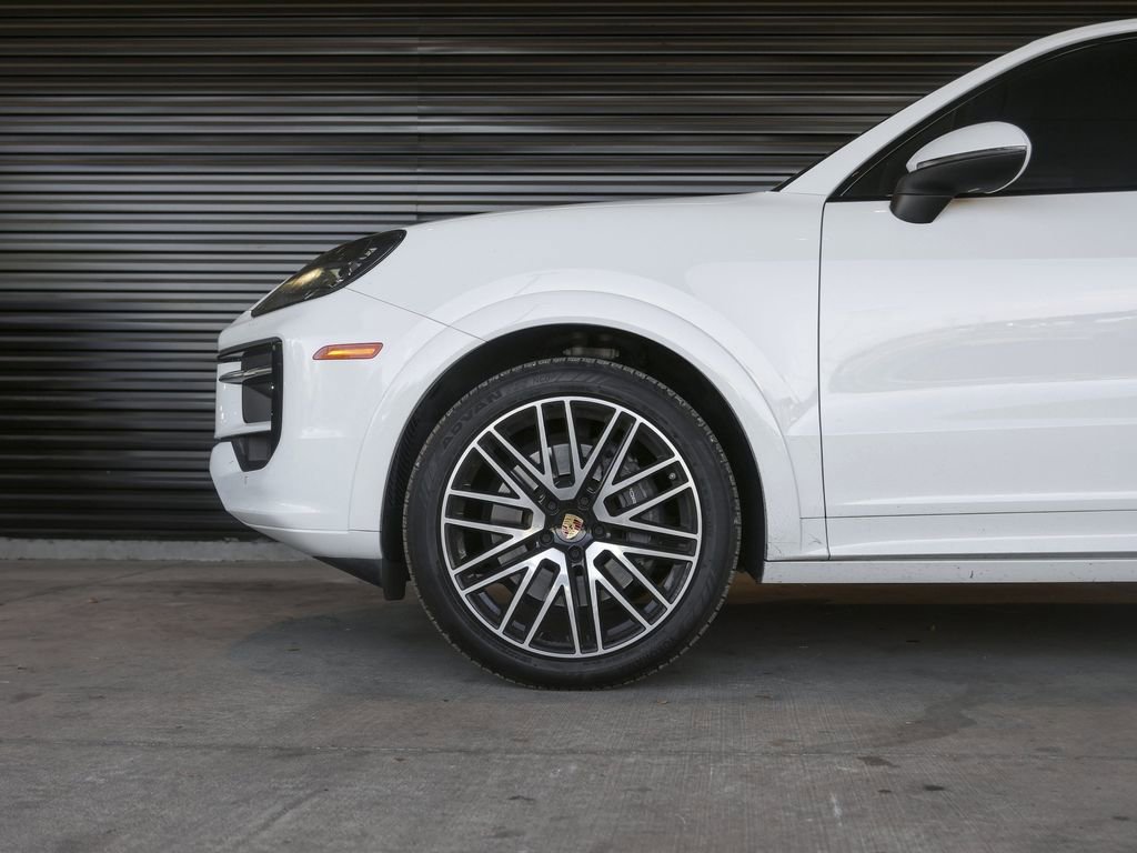 Certified 2024 Porsche Cayenne AWD/4WD image 13