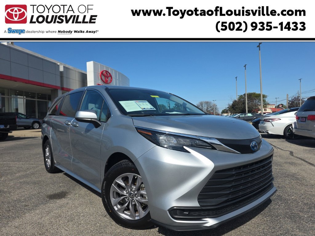 Certified 2025 Toyota Sienna LE FWD image 1