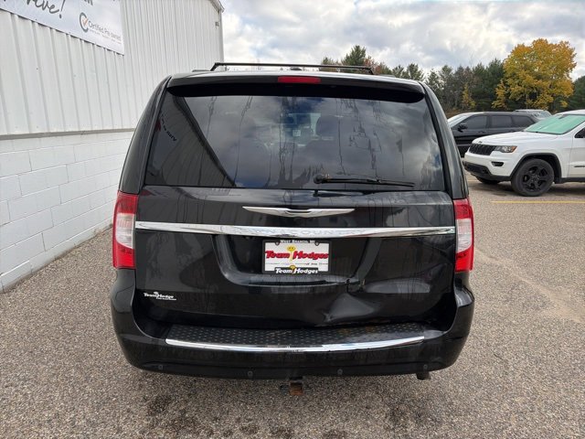 Used 2012 Chrysler Town & Country Touring-L w/ Driver Convenience Group image 10