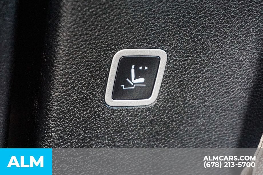 Used 2024 Chrysler Pacifica Touring-L FWD image 35