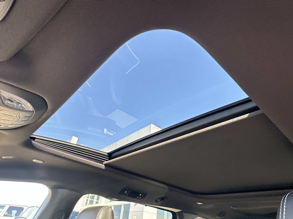 New 2026 Chrysler Pacifica Limited w/ S Appearance Package FWD image 4
