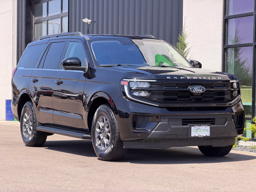 Used 2025 Ford Expedition Active AWD/4WD image 4