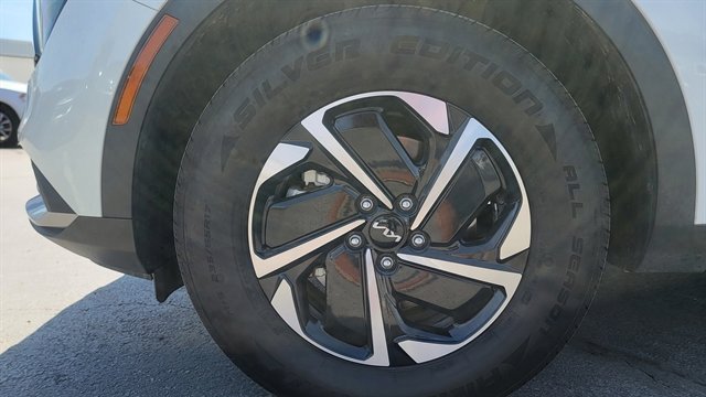 Used 2023 Kia Sportage LX AWD/4WD image 11