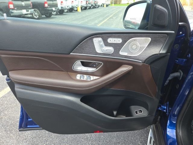 Used 2021 Mercedes-Benz GLS 450 4MATIC image 17