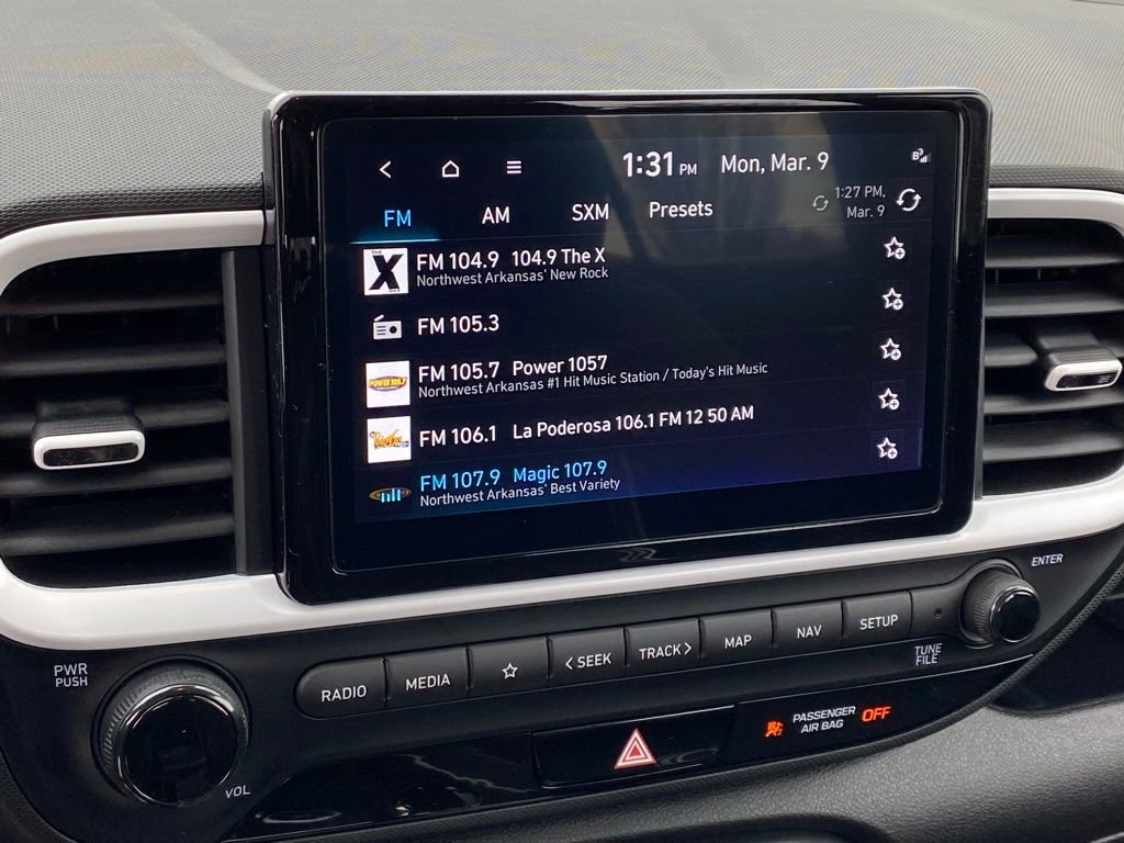 Used 2024 Hyundai Venue Limited image 18