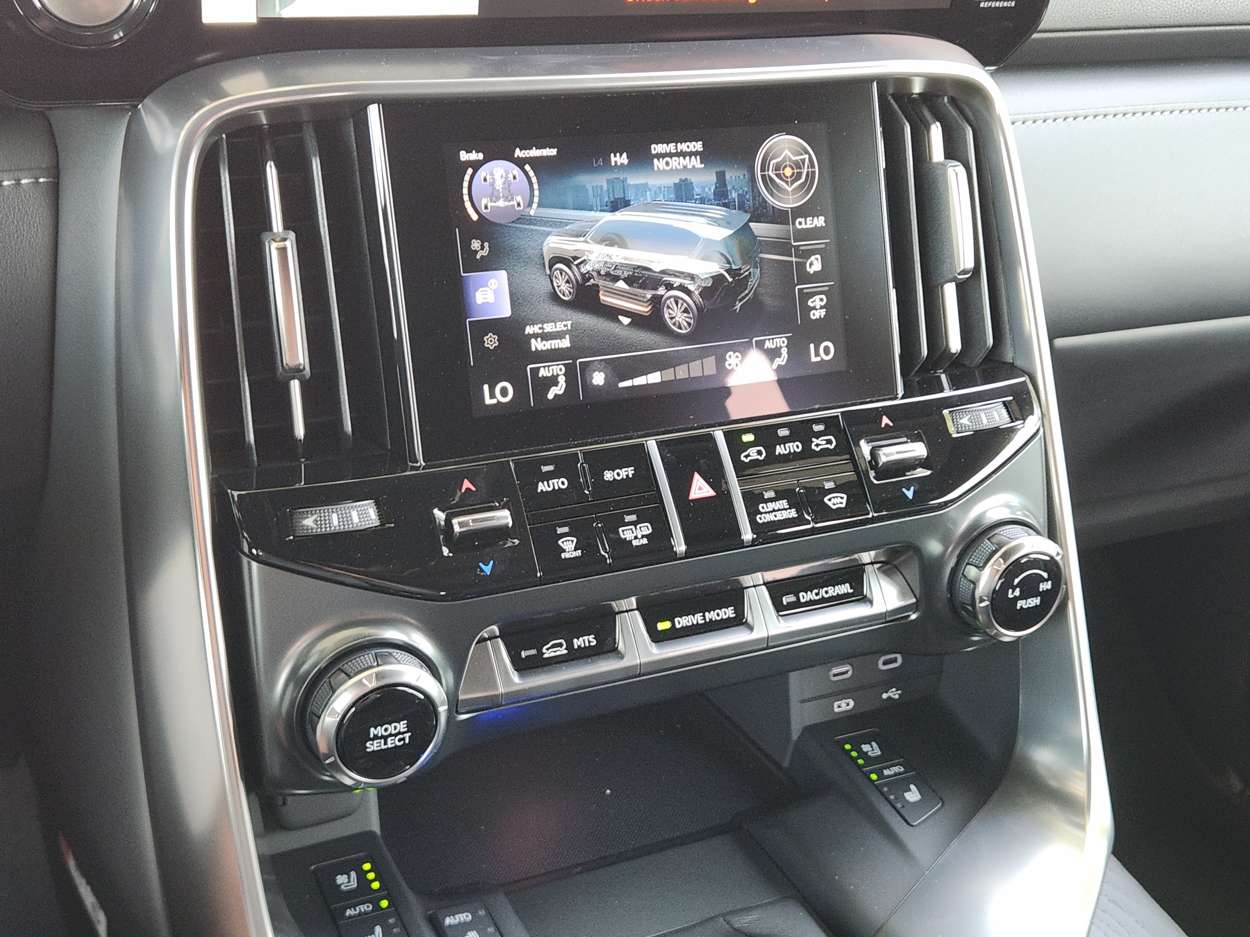 New 2026 Lexus LX 600 4WD w/ Luxury Package image 13