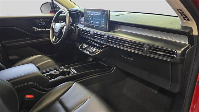 Used 2023 Lincoln Corsair Standard image 16