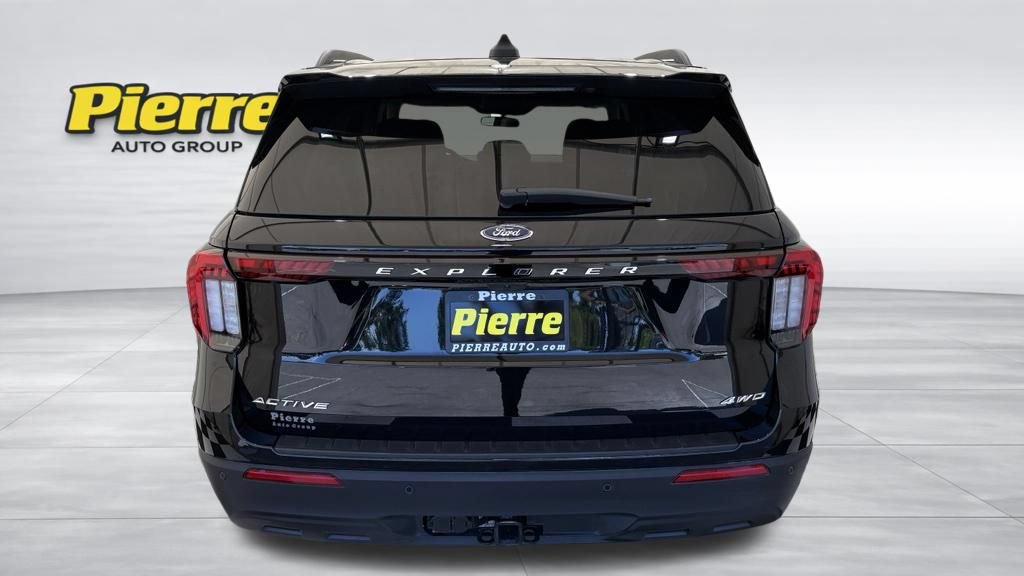 Used 2025 Ford Explorer Active AWD/4WD image 3
