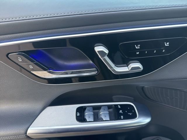 Used 2024 Mercedes-Benz GLC 300 4MATIC image 12