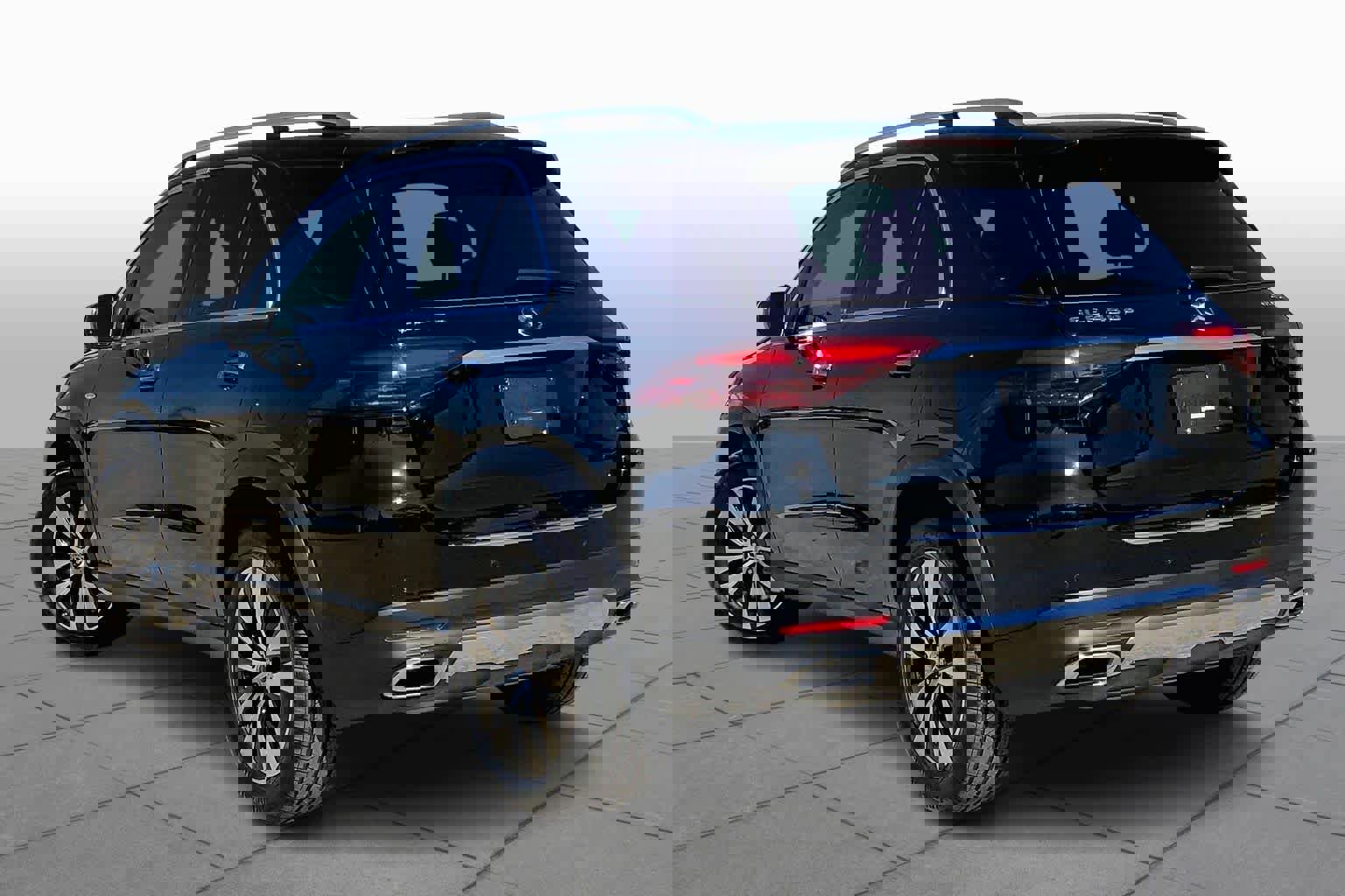 Used 2025 Mercedes-Benz GLE 450e 4MATIC image 11