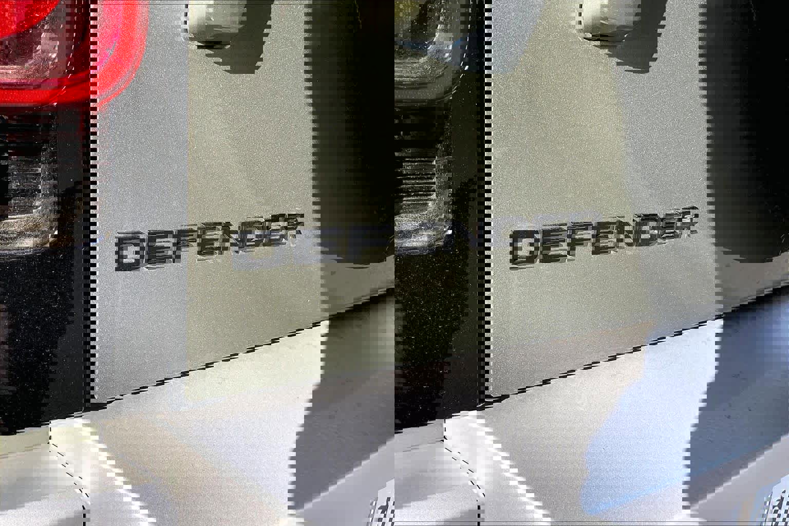 Used 2025 Land Rover Defender 110 S image 10