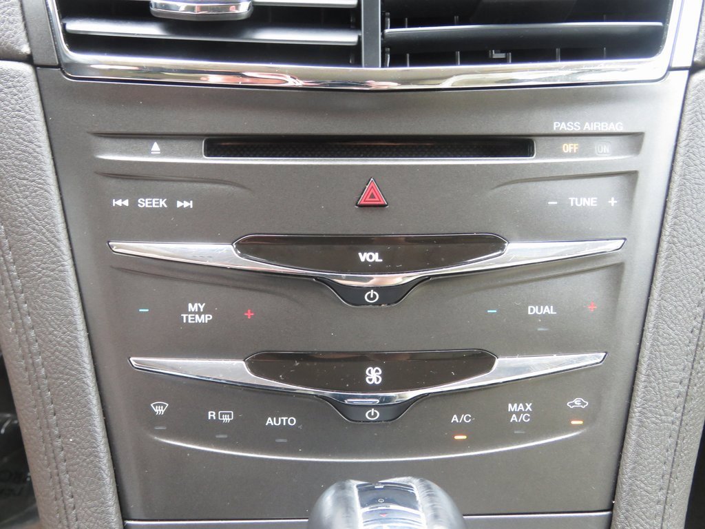 Used 2019 Lincoln MKT AWD image 26