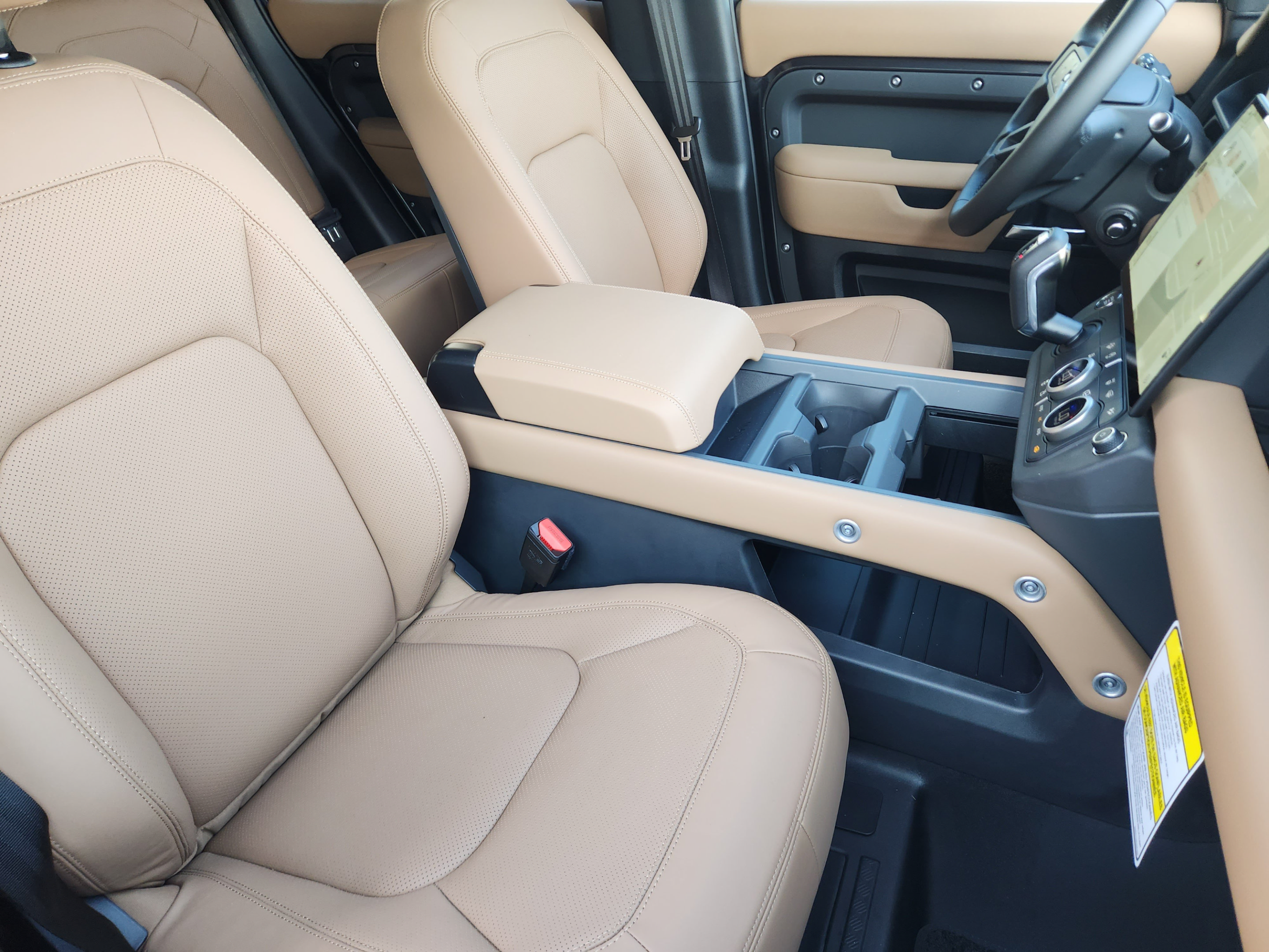 New 2026 Land Rover Defender 110 S AWD/4WD image 9