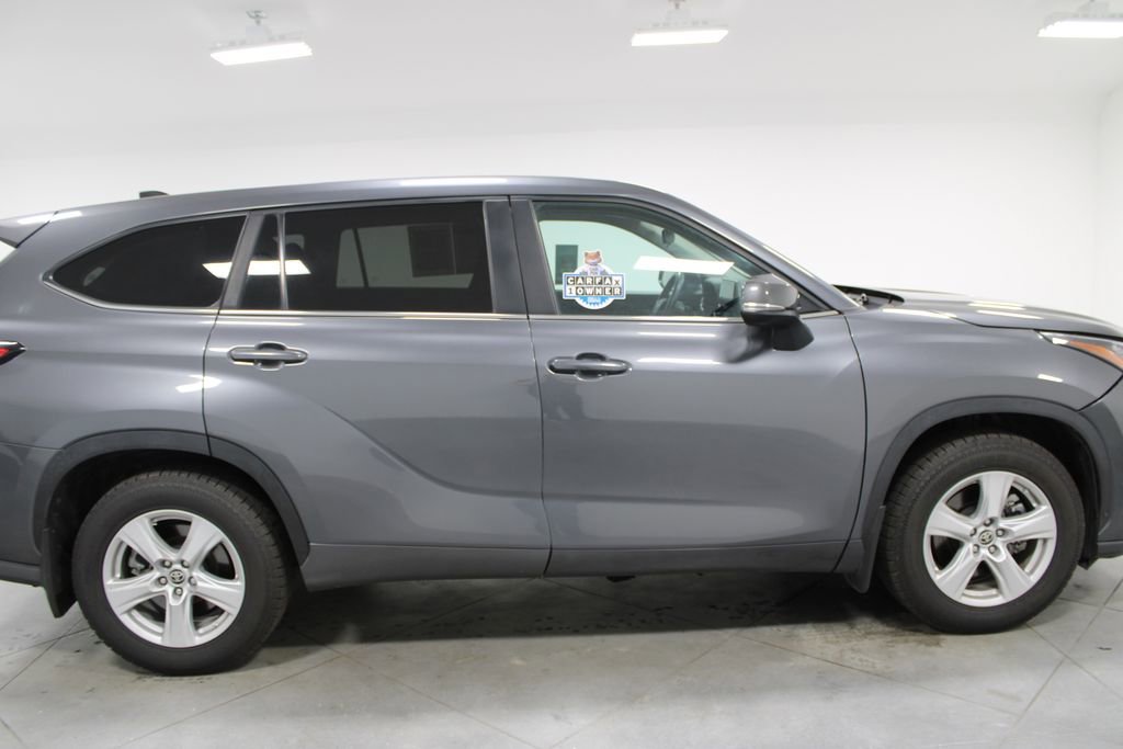 Used 2023 Toyota Highlander L image 14