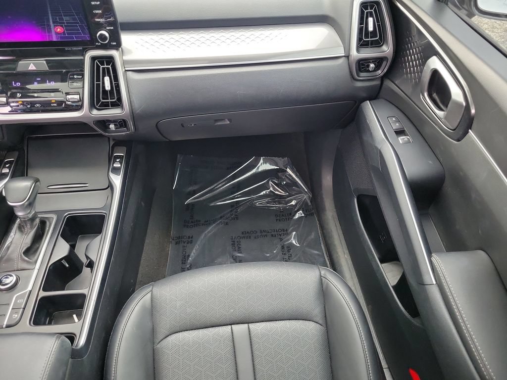 Used 2023 Kia Sorento S w/ Panoramic Sunroof Package FWD image 17
