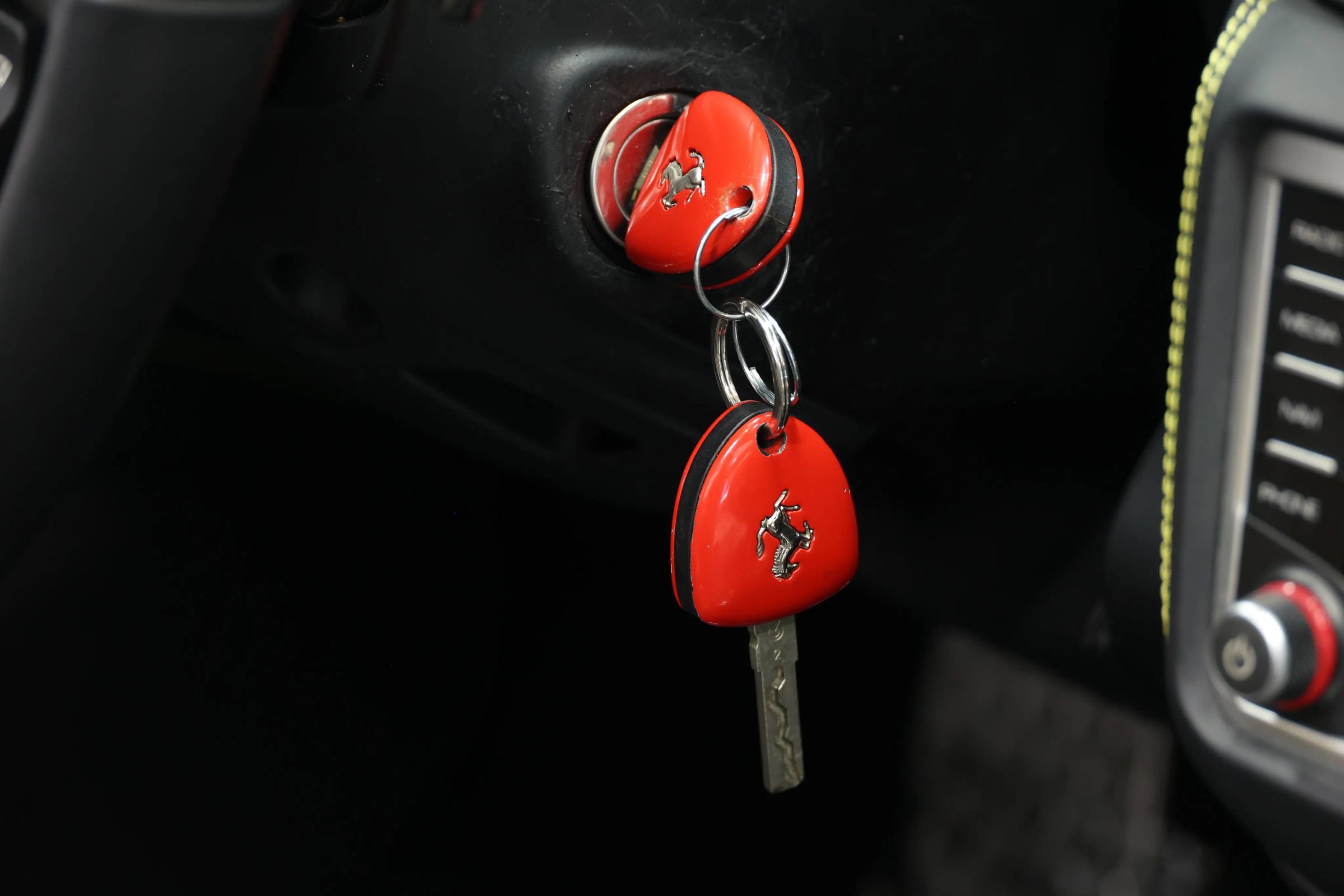 Used 2015 Ferrari California T image 6