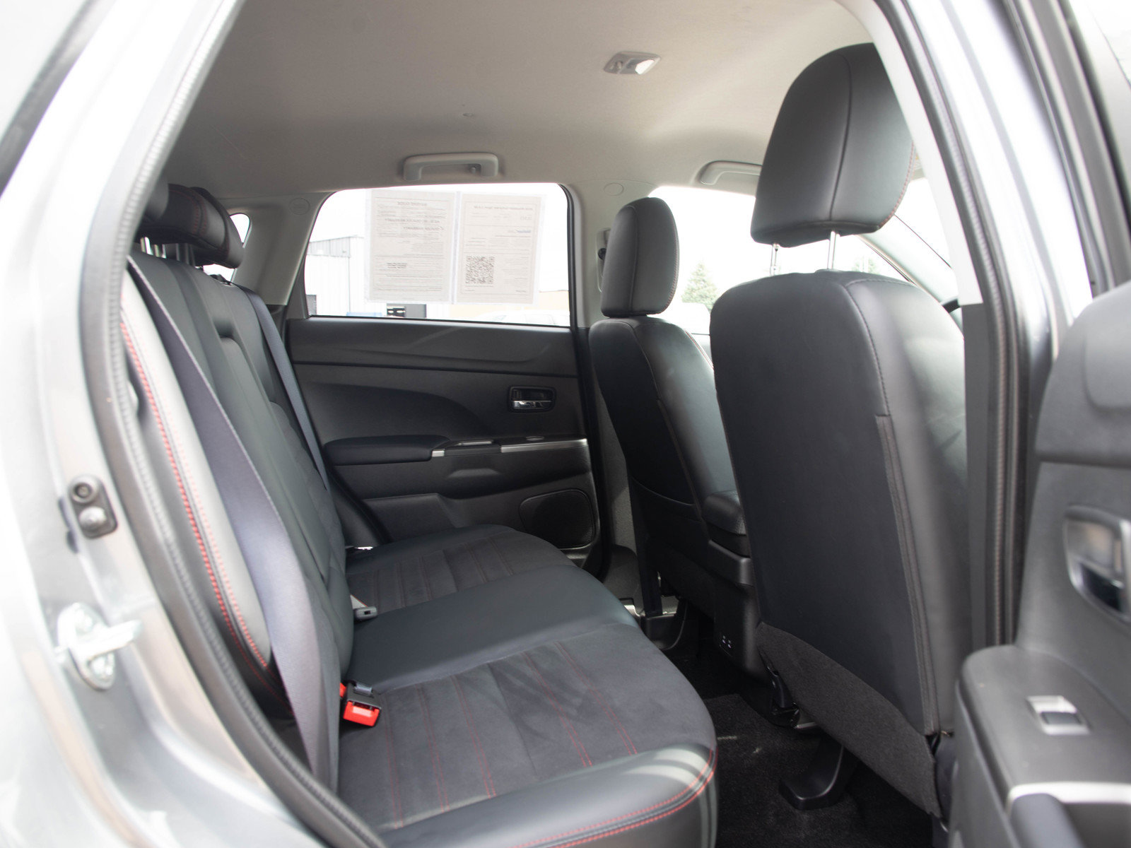 Used 2026 Mitsubishi Outlander Sport SE AWD/4WD image 13